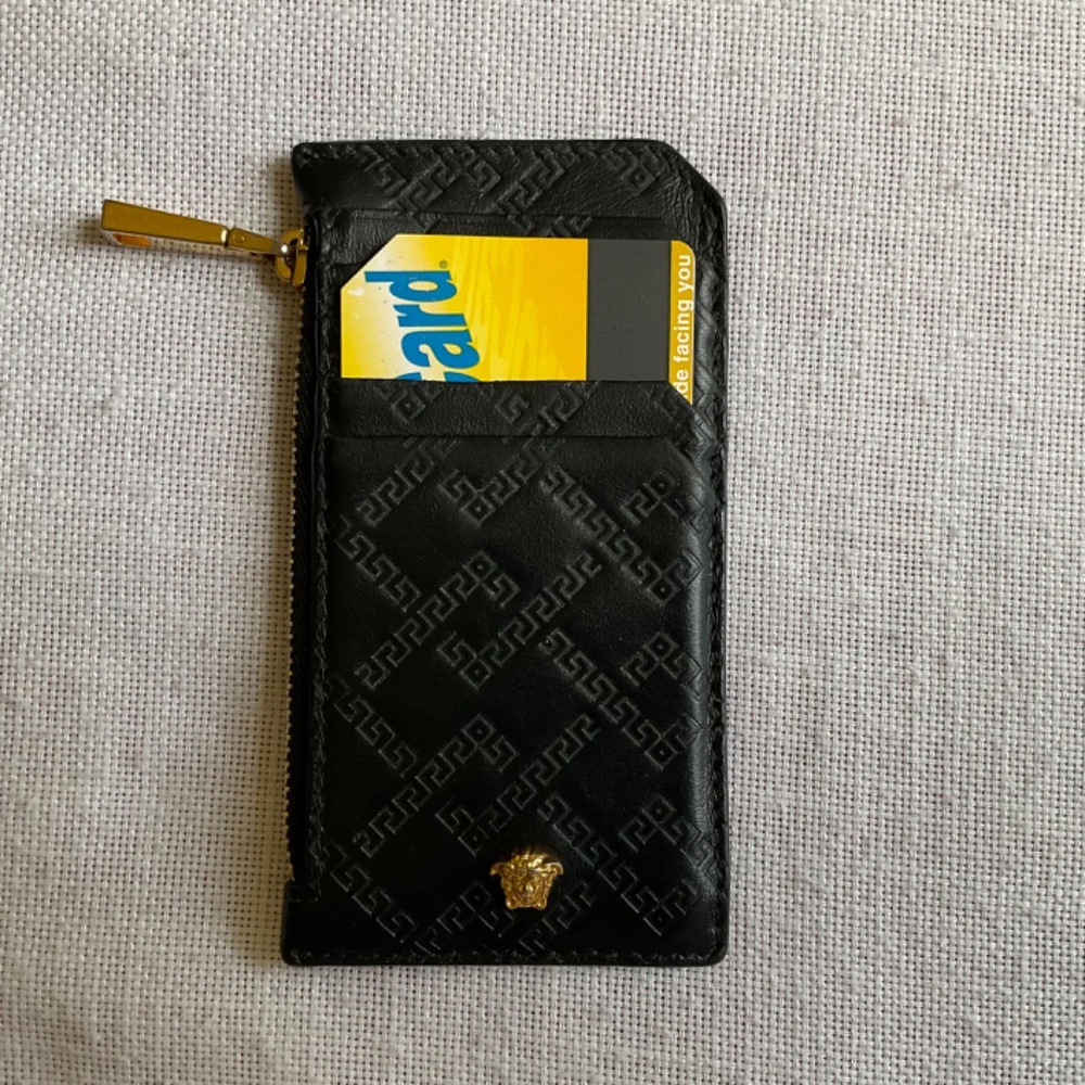 •Versace Black Leather Embossed La Grecca Medusa Cards Holder Zip Coins Wallet - Picture 11 of 14